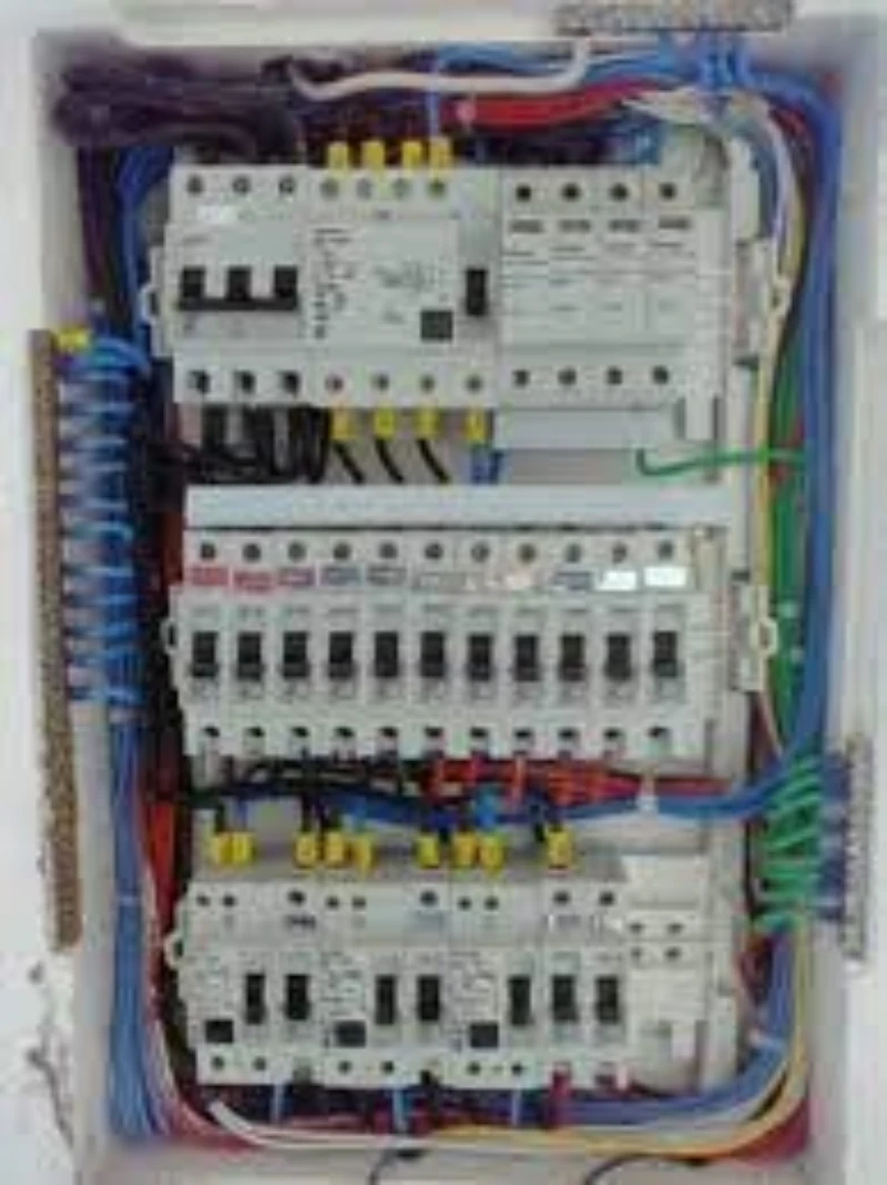 Painel de distribuição com barramento